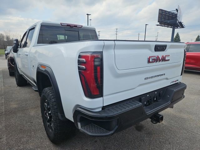 Used 2024 GMC Sierra 2500 AT4X image 2