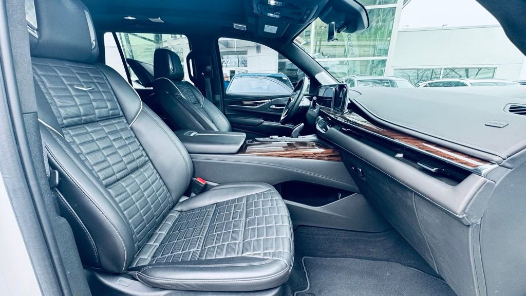 Used 2021 Cadillac Escalade Premium Luxury Platinum image 11