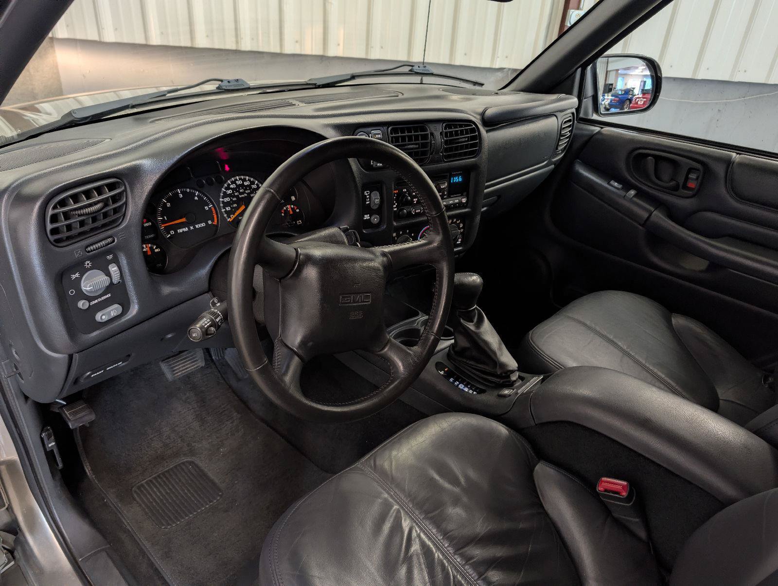 Used 2000 GMC Jimmy SLT AWD/4WD image 3
