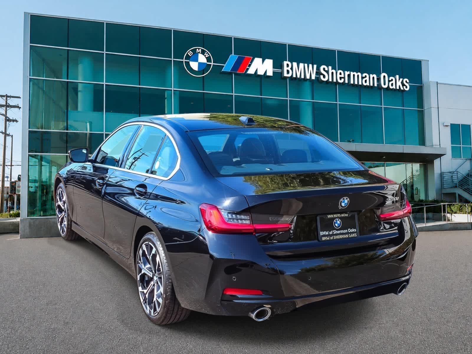 Used 2026 BMW 330i Sedan w/ Convenience Package RWD image 6