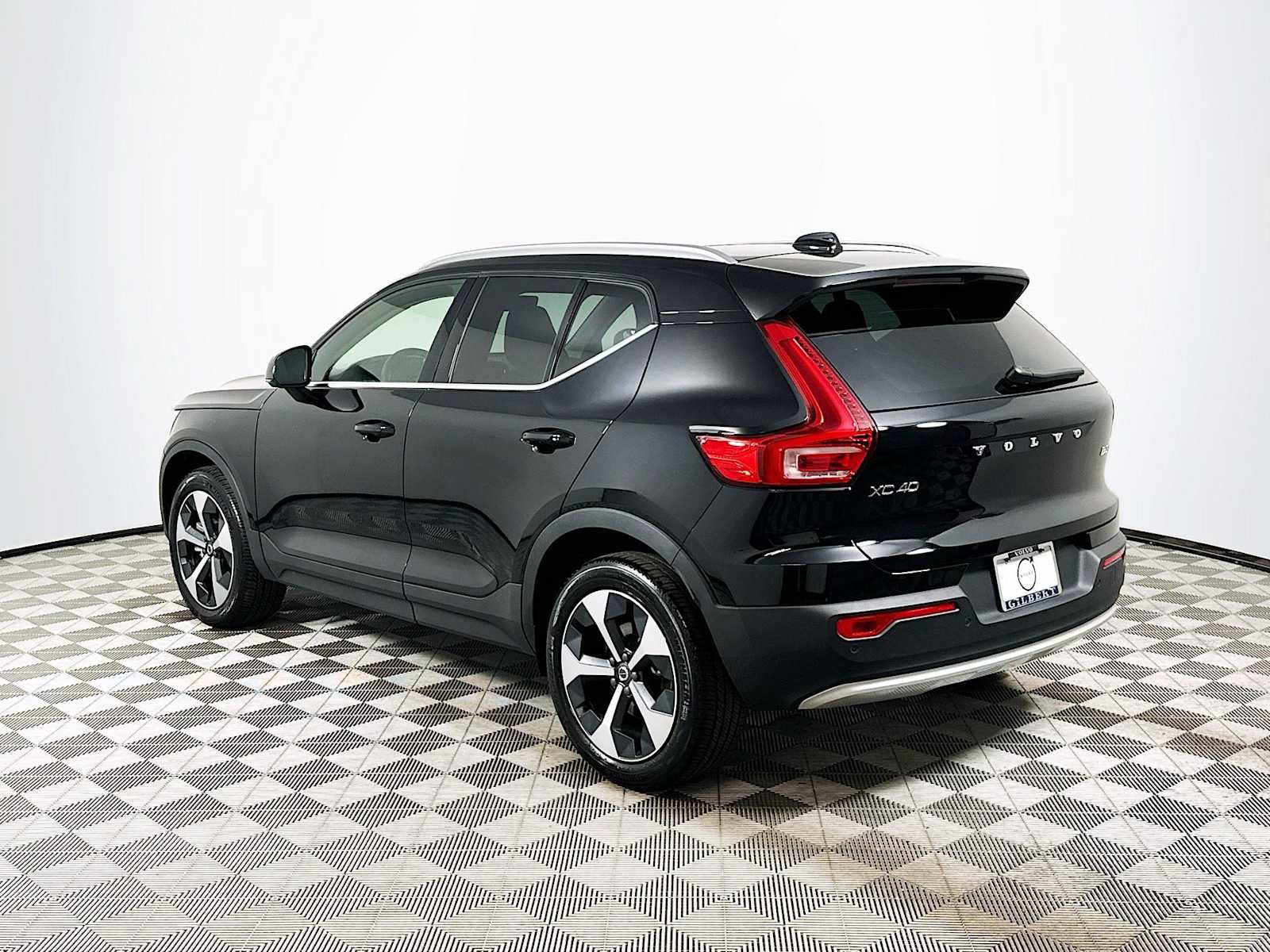 Used 2025 Volvo XC40 B5 Core w/ Protection Package Premier image 5