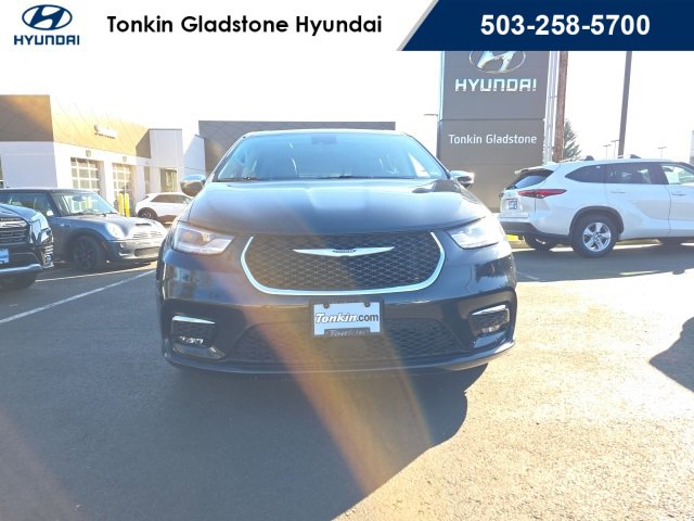 Used 2023 Chrysler Pacifica Limited image 4