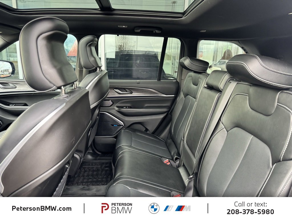 Used 2024 Jeep Grand Cherokee Overland w/ Luxury Tech Group IV image 20