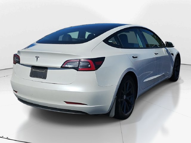 Used 2021 Tesla Model 3 Standard Range Plus RWD image 3