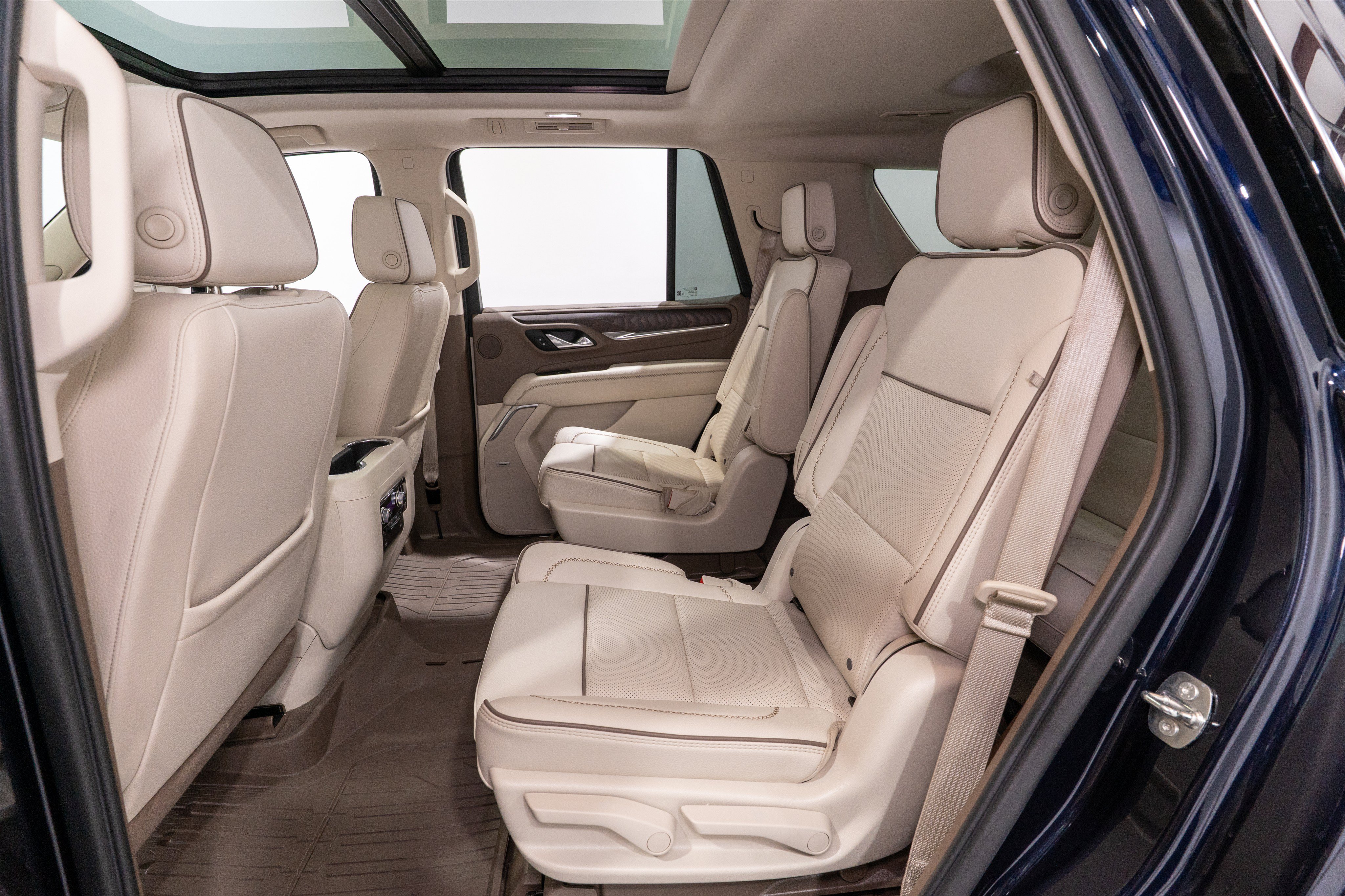 Used 2023 GMC Yukon Denali AWD/4WD image 34