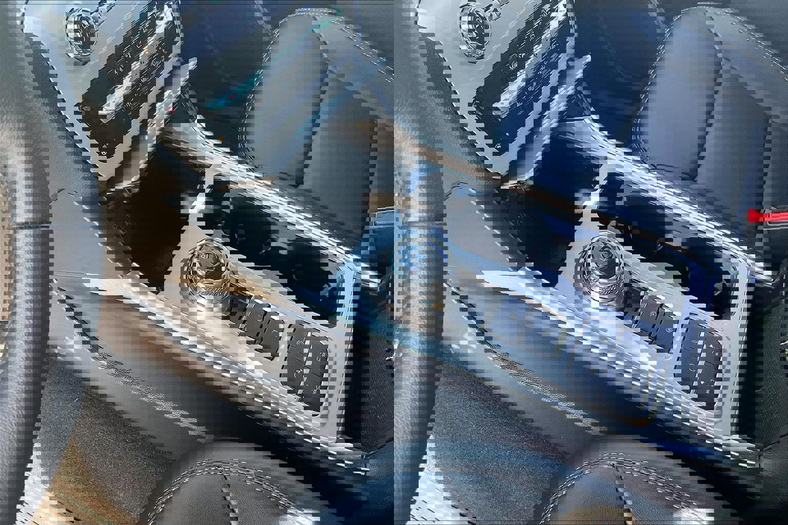 Used 2024 Ford Explorer XLT w/ Equipment Group 202A image 22