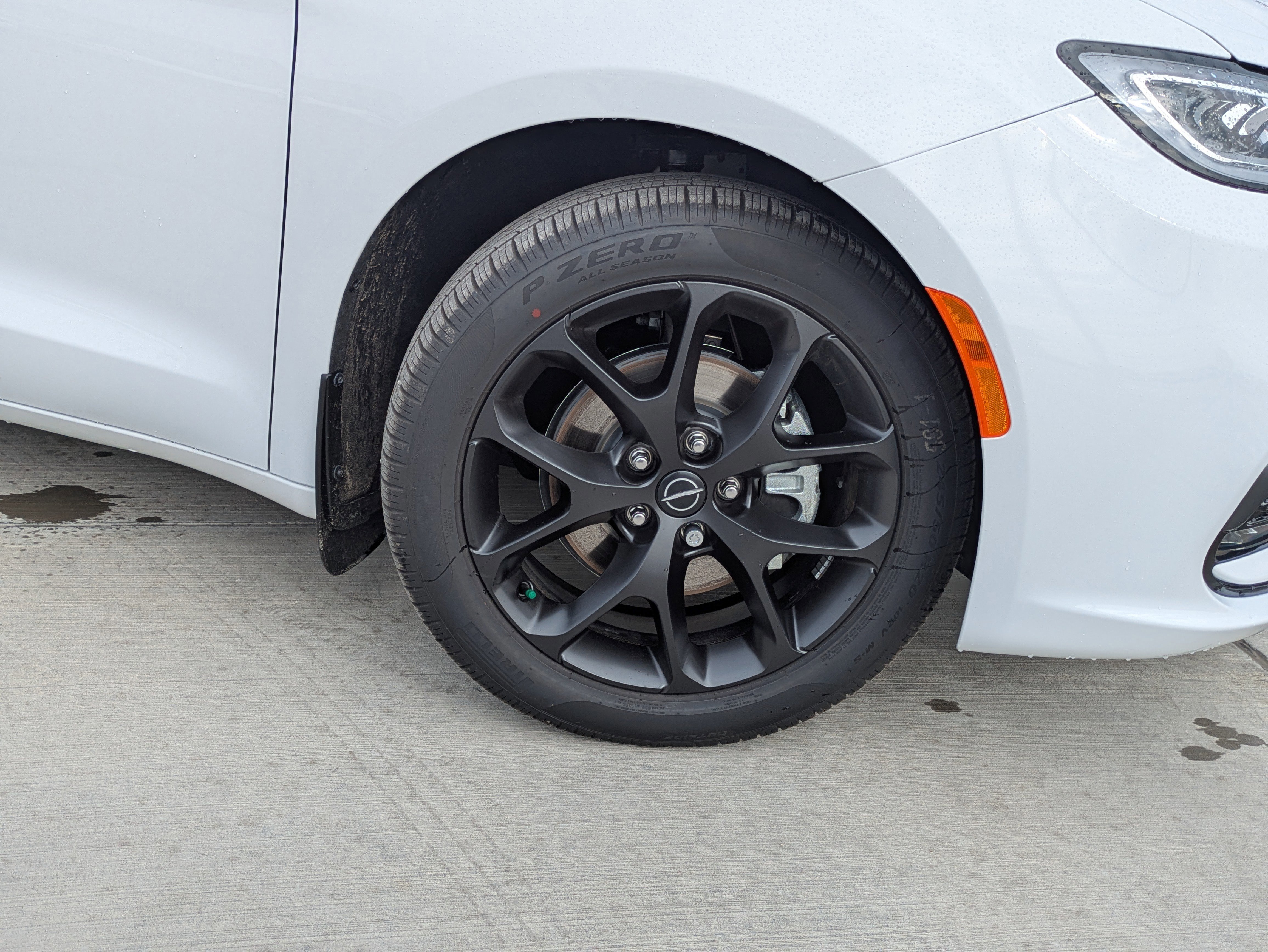 New 2026 Chrysler Pacifica Select w/ S Appearance Package image 9