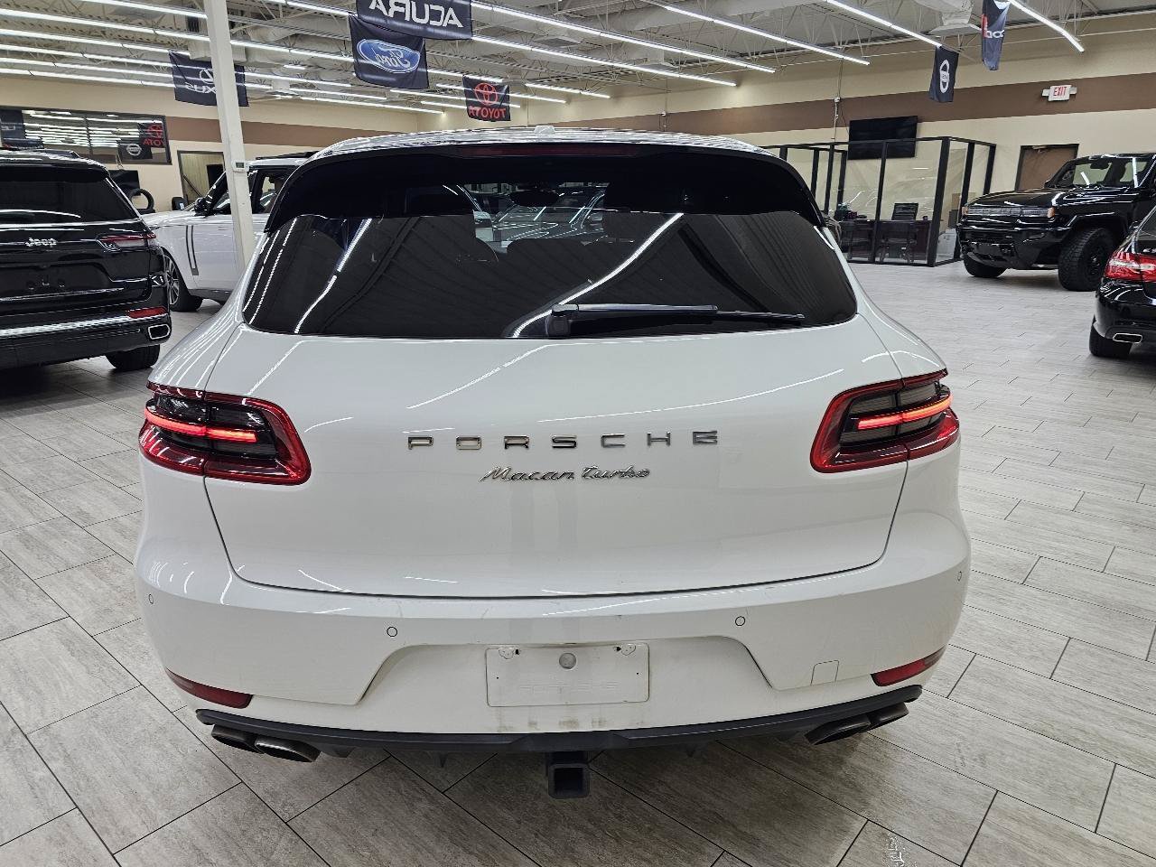 Used 2017 Porsche Macan Turbo AWD/4WD image 7