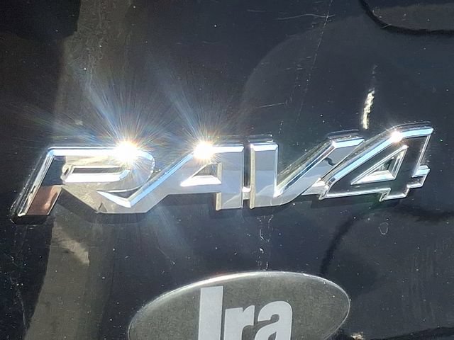 Certified 2022 Toyota RAV4 XLE Premium AWD/4WD image 10