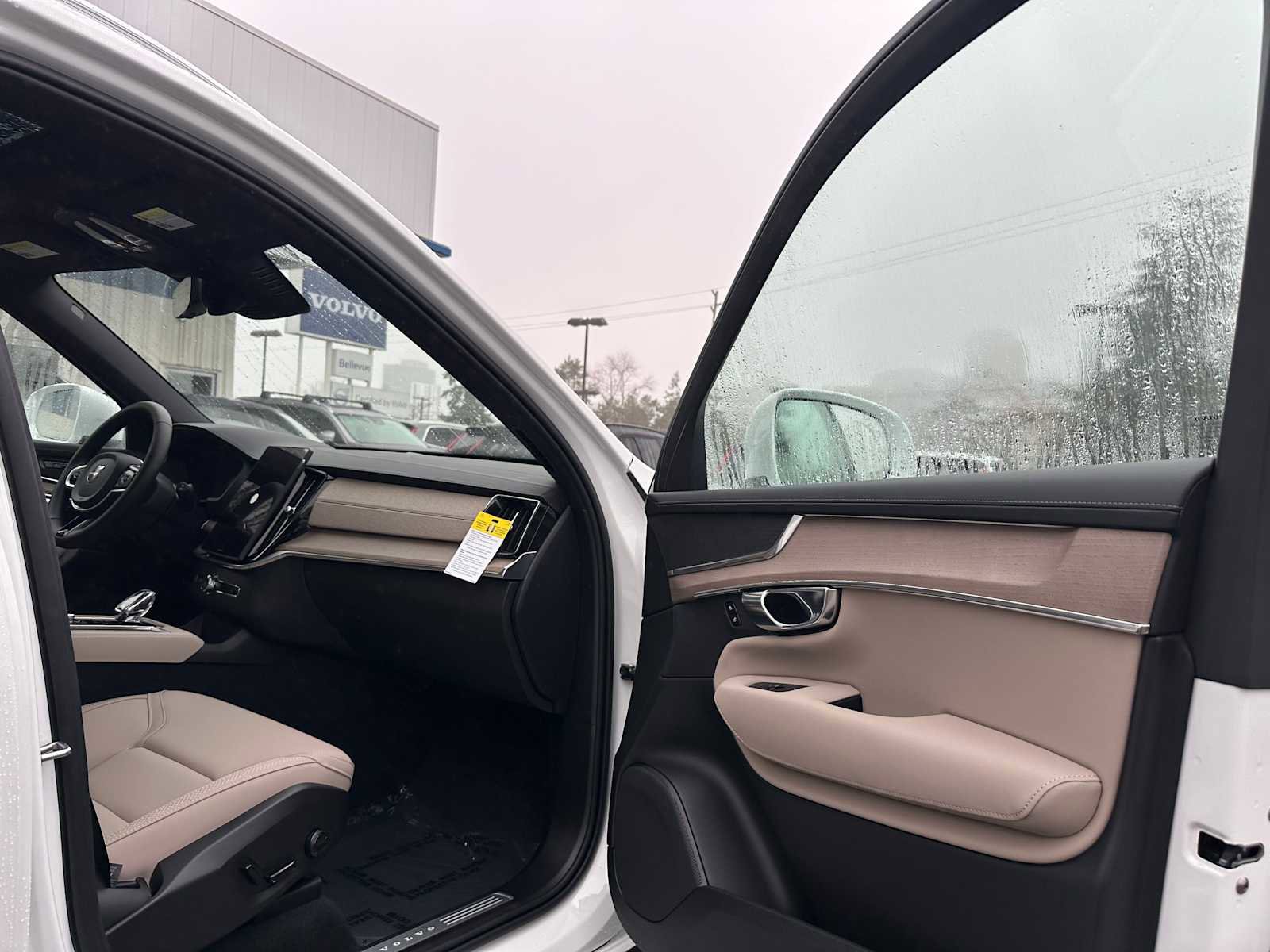 New 2026 Volvo XC90 B5 Core image 11