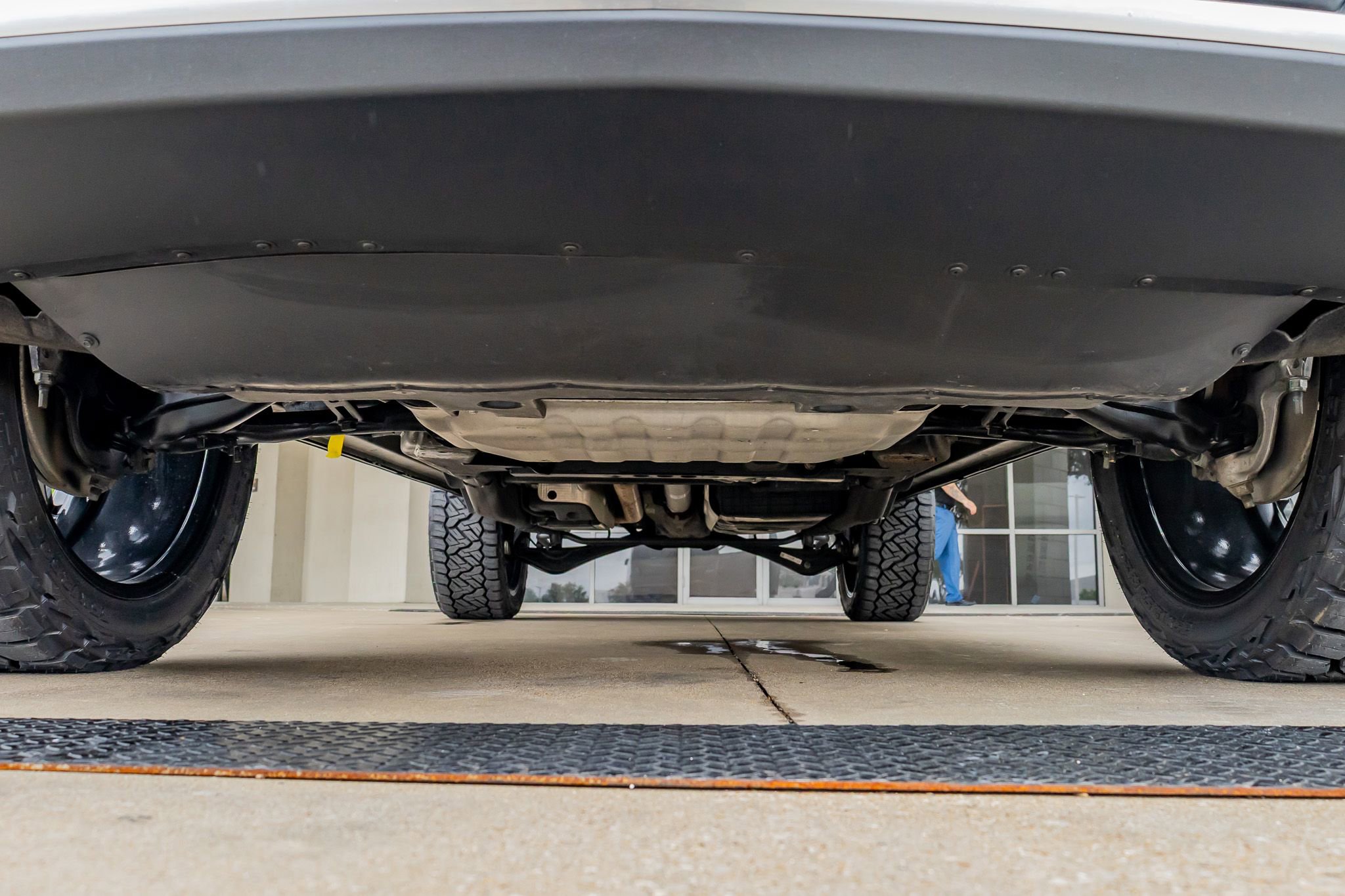 Used 2024 Chevrolet Suburban High Country image 14