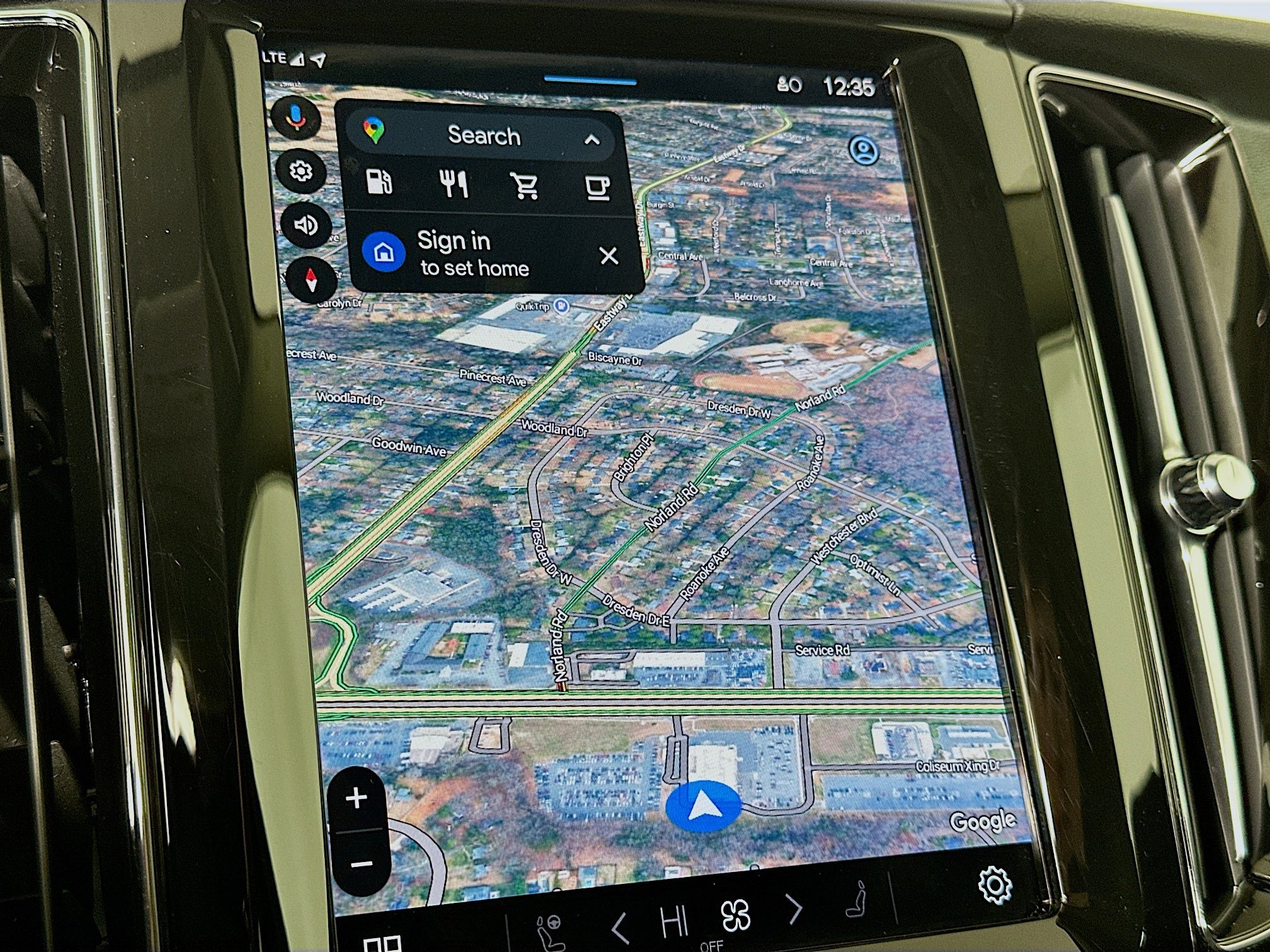 Used 2025 Volvo XC60 B5 Core image 22