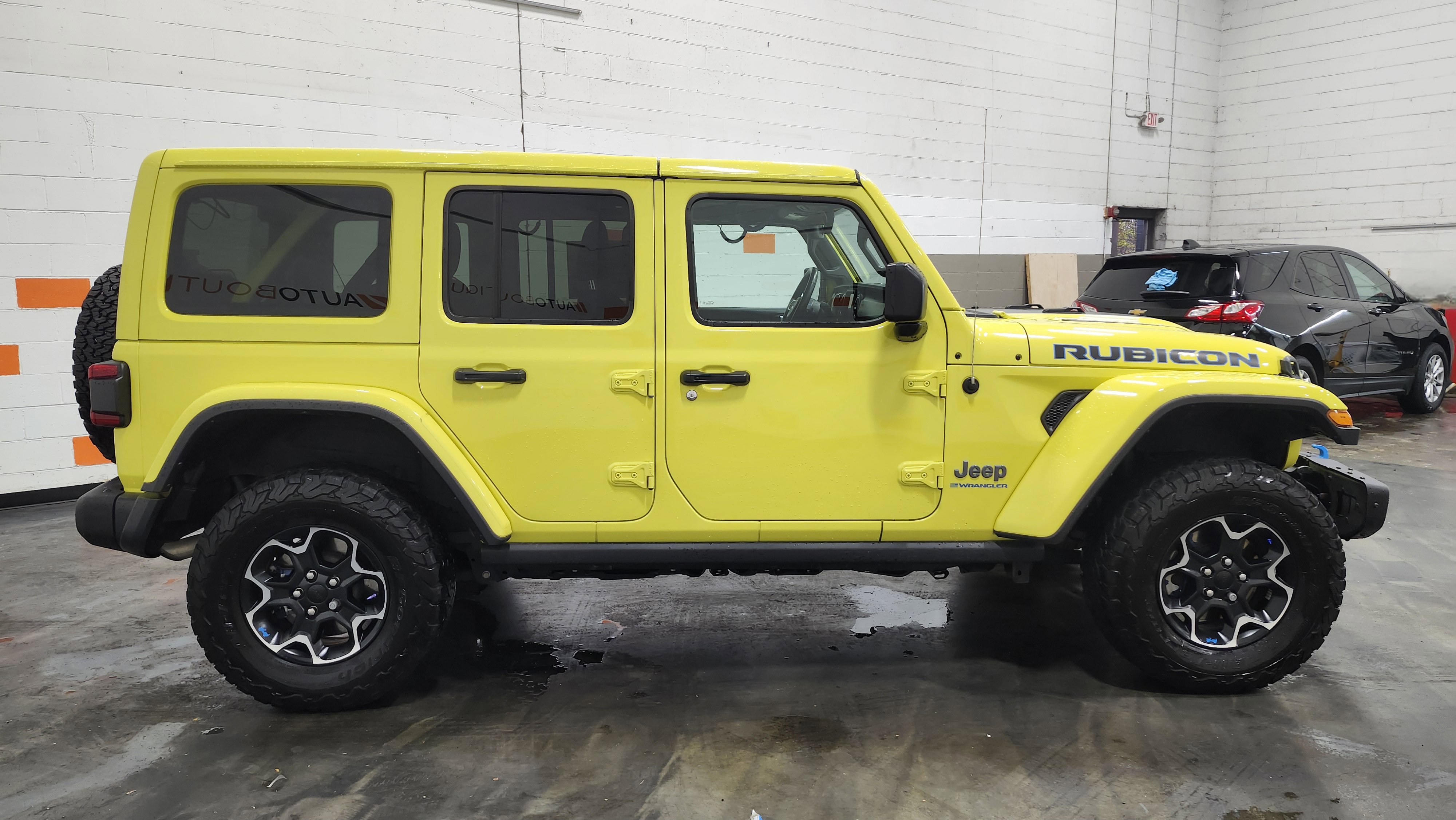 Used 2023 Jeep Wrangler Unlimited Rubicon 4xe w/ Steel Bumper Group image 21