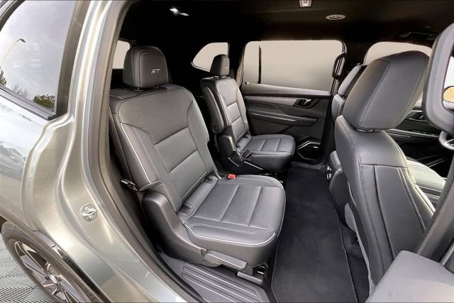 Used 2025 Buick Enclave Sport Touring image 17