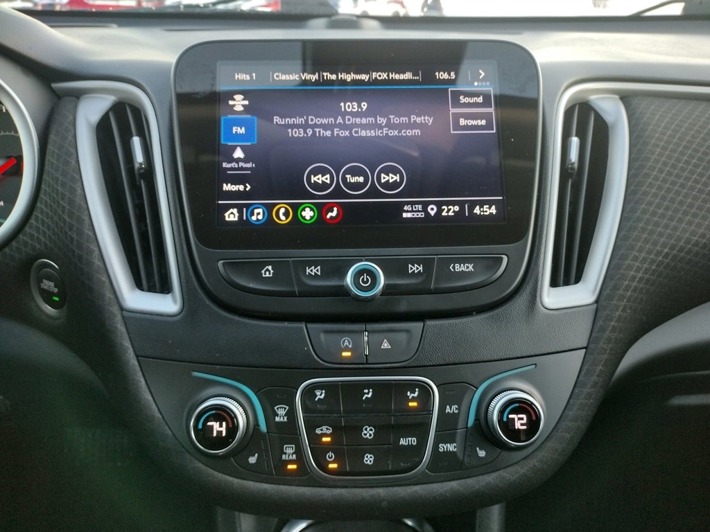 Used 2024 Chevrolet Malibu LT image 3