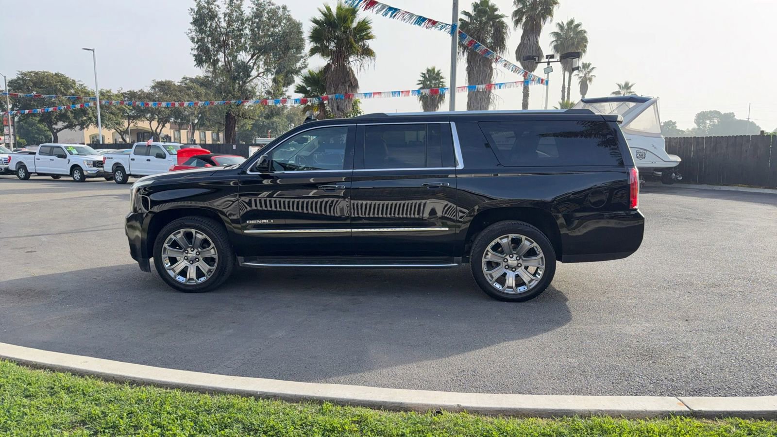 Used 2016 GMC Yukon XL Denali image 5