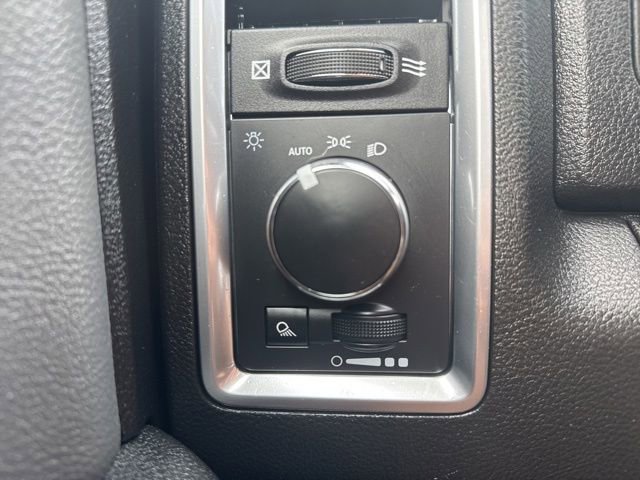 Used 2023 RAM 1500 Classic SLT AWD/4WD image 11