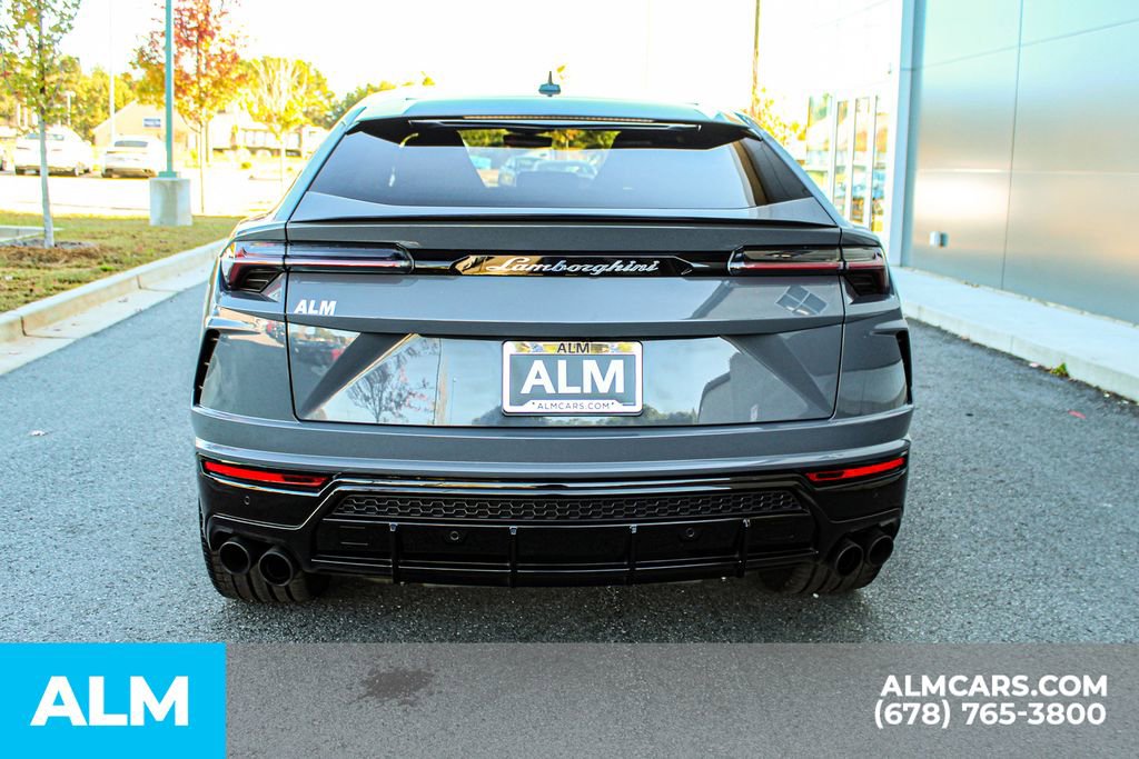 Used 2022 Lamborghini Urus image 10