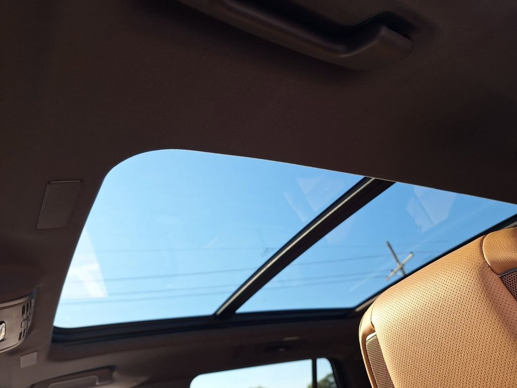 New 2026 Cadillac Escalade Luxury image 13