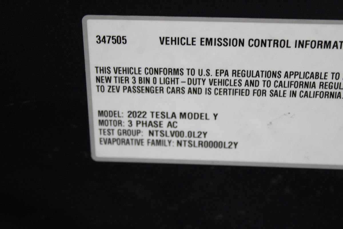 Used 2022 Tesla Model Y Long Range AWD/4WD image 35
