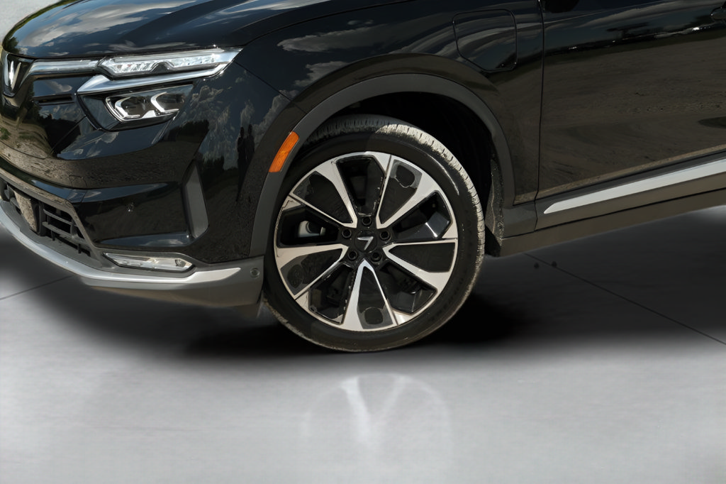 New 2025 VinFast VF 8 Plus AWD/4WD image 32