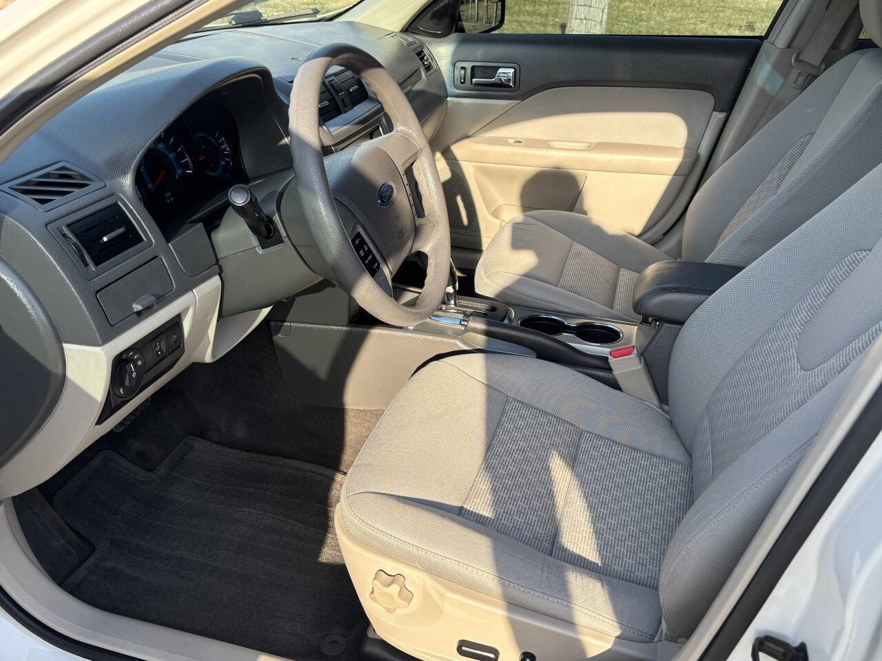 Used 2012 Ford Fusion SE image 7