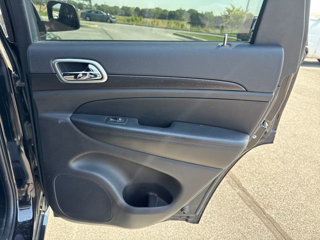 Used 2017 Jeep Grand Cherokee Altitude AWD/4WD image 14