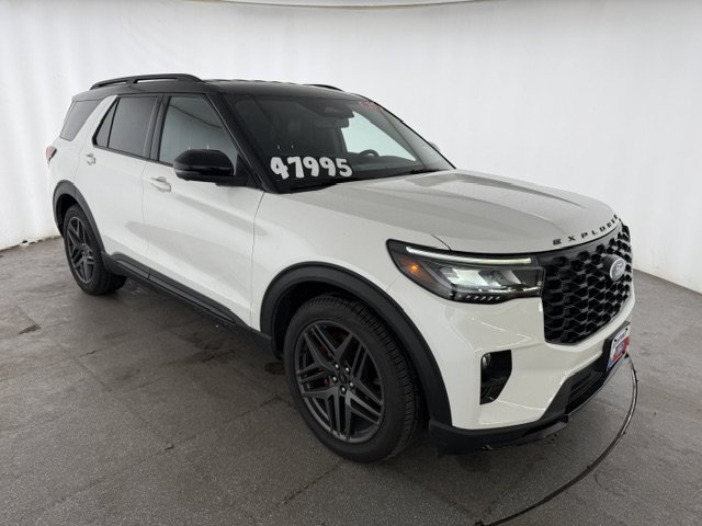 Used 2025 Ford Explorer ST RWD image 3