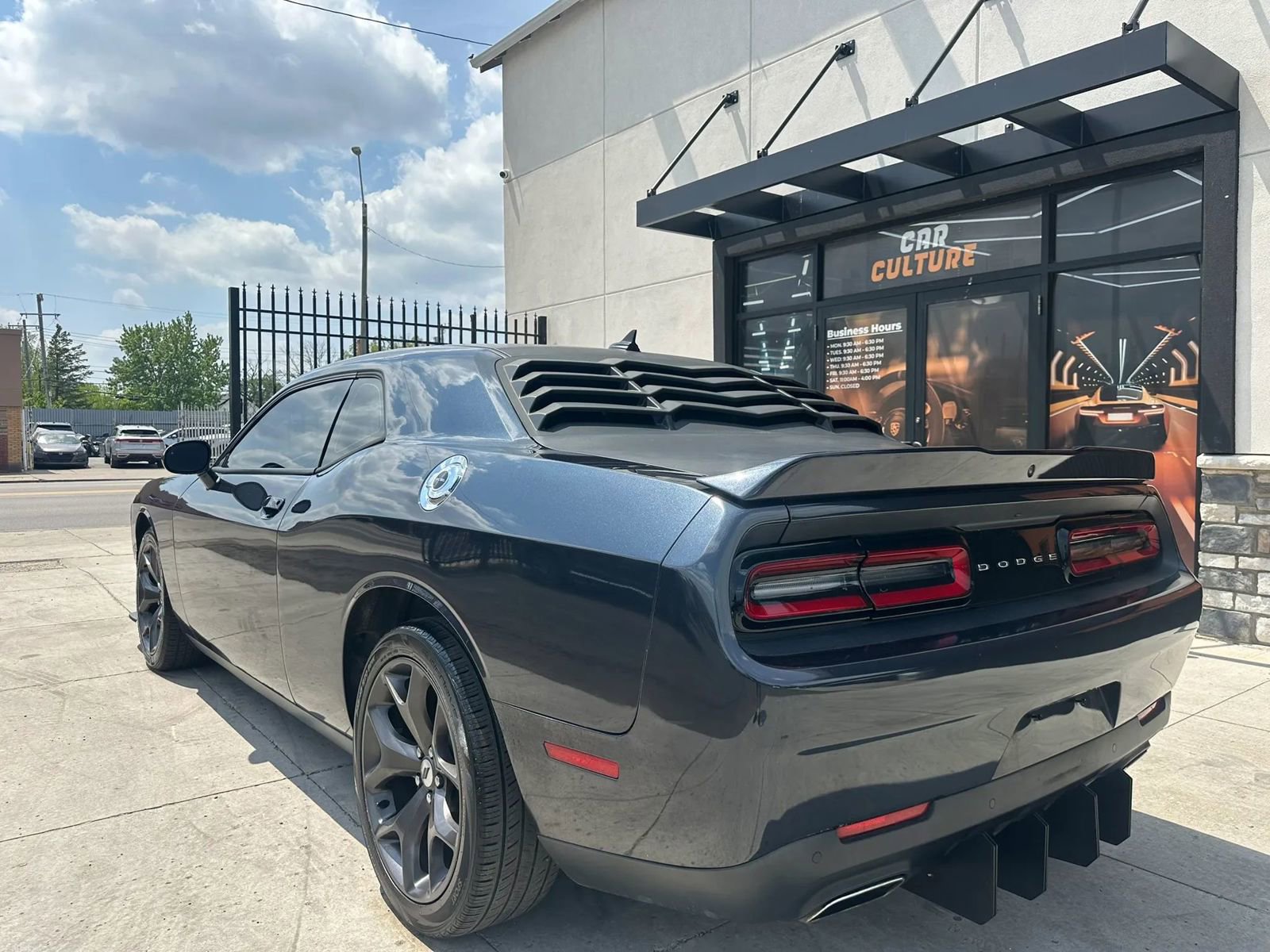 Used 2018 Dodge Challenger SXT Plus RWD image 6
