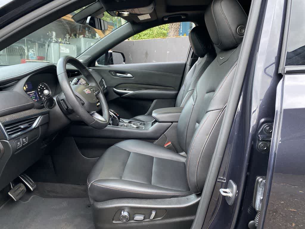 Used 2023 Cadillac XT4 Sport w/ Cold Weather Package AWD/4WD image 15
