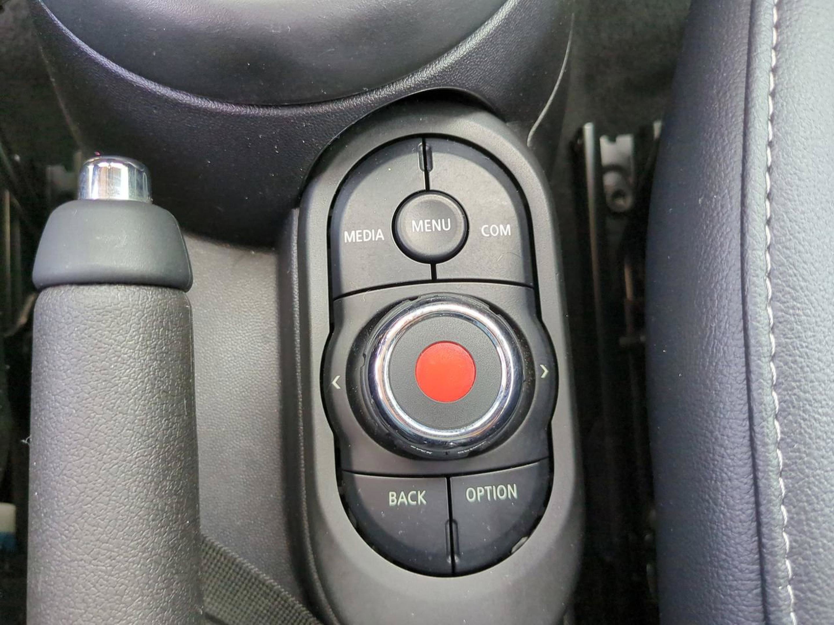 Used 2021 MINI Cooper 2-Door Hardtop FWD image 28