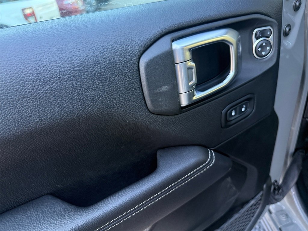 Used 2022 Jeep Wrangler Unlimited Sahara image 11