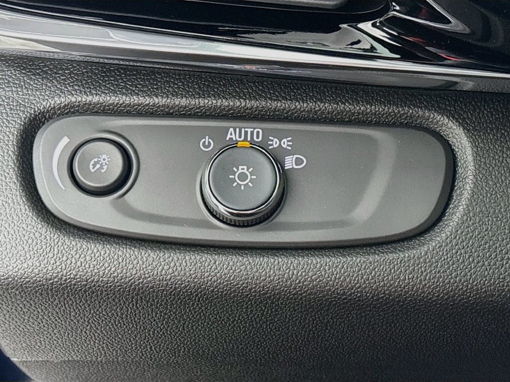 New 2026 Buick Envista Sport Touring w/ Convenience I Package FWD image 10