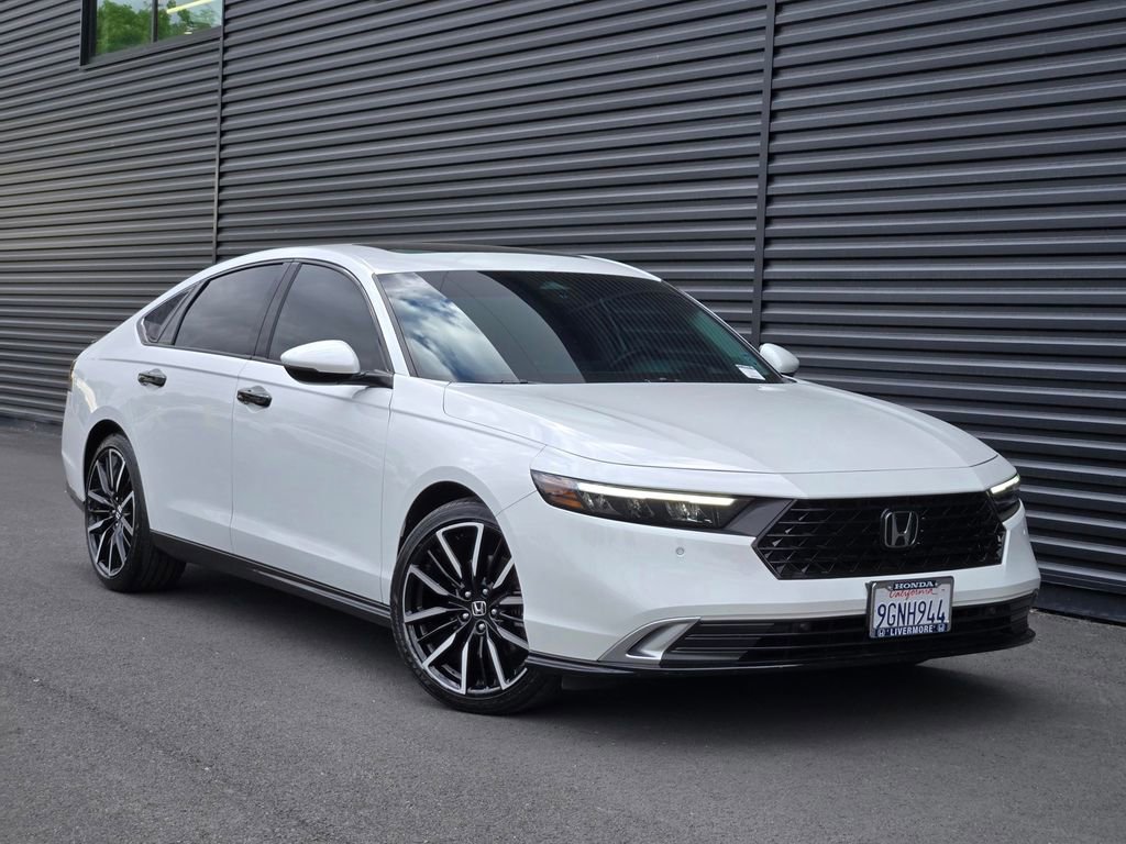 Used 2023 Honda Accord Touring image 1