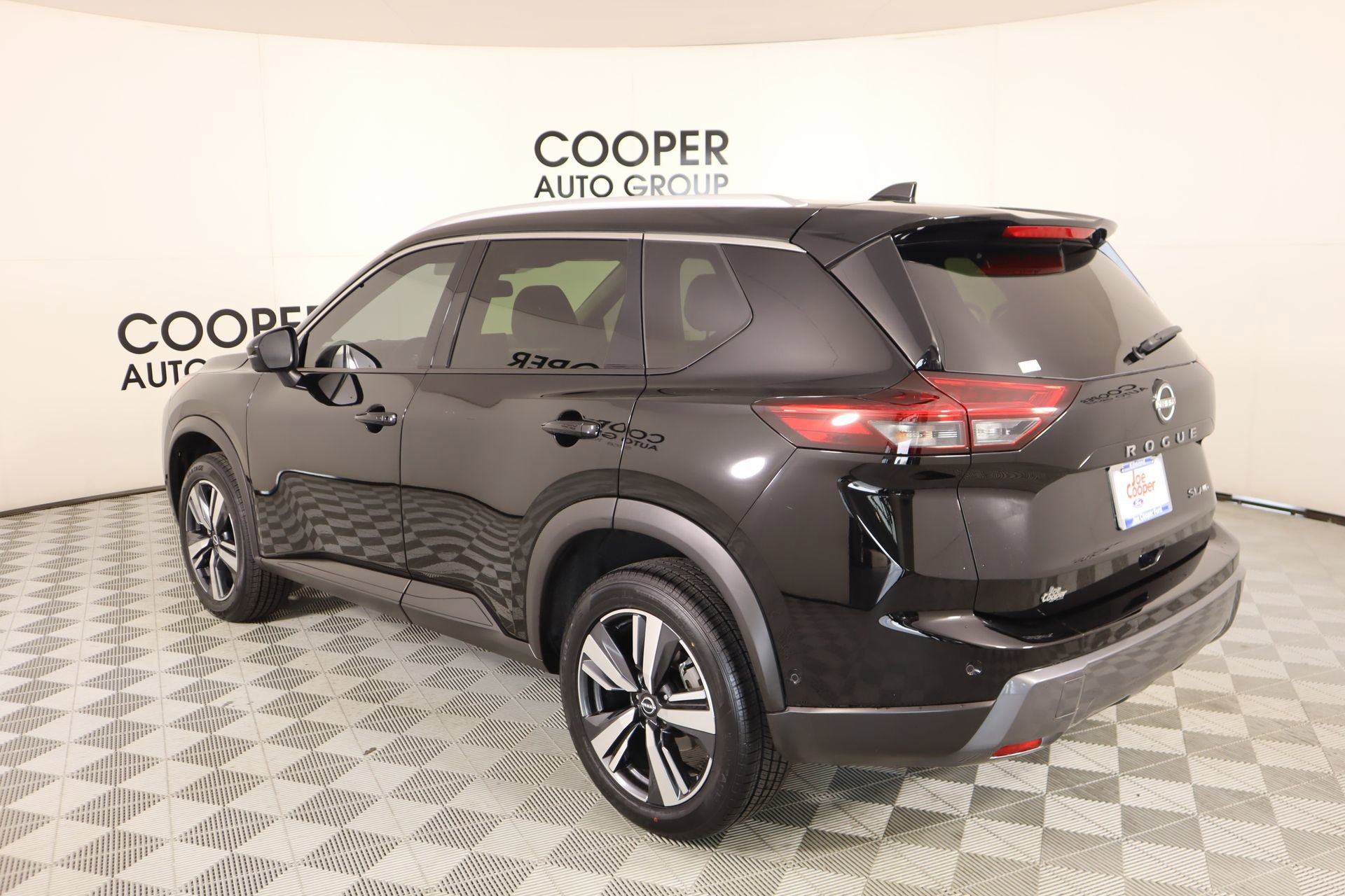 Used 2025 Nissan Rogue SL w/ SL Premium Package AWD/4WD image 24