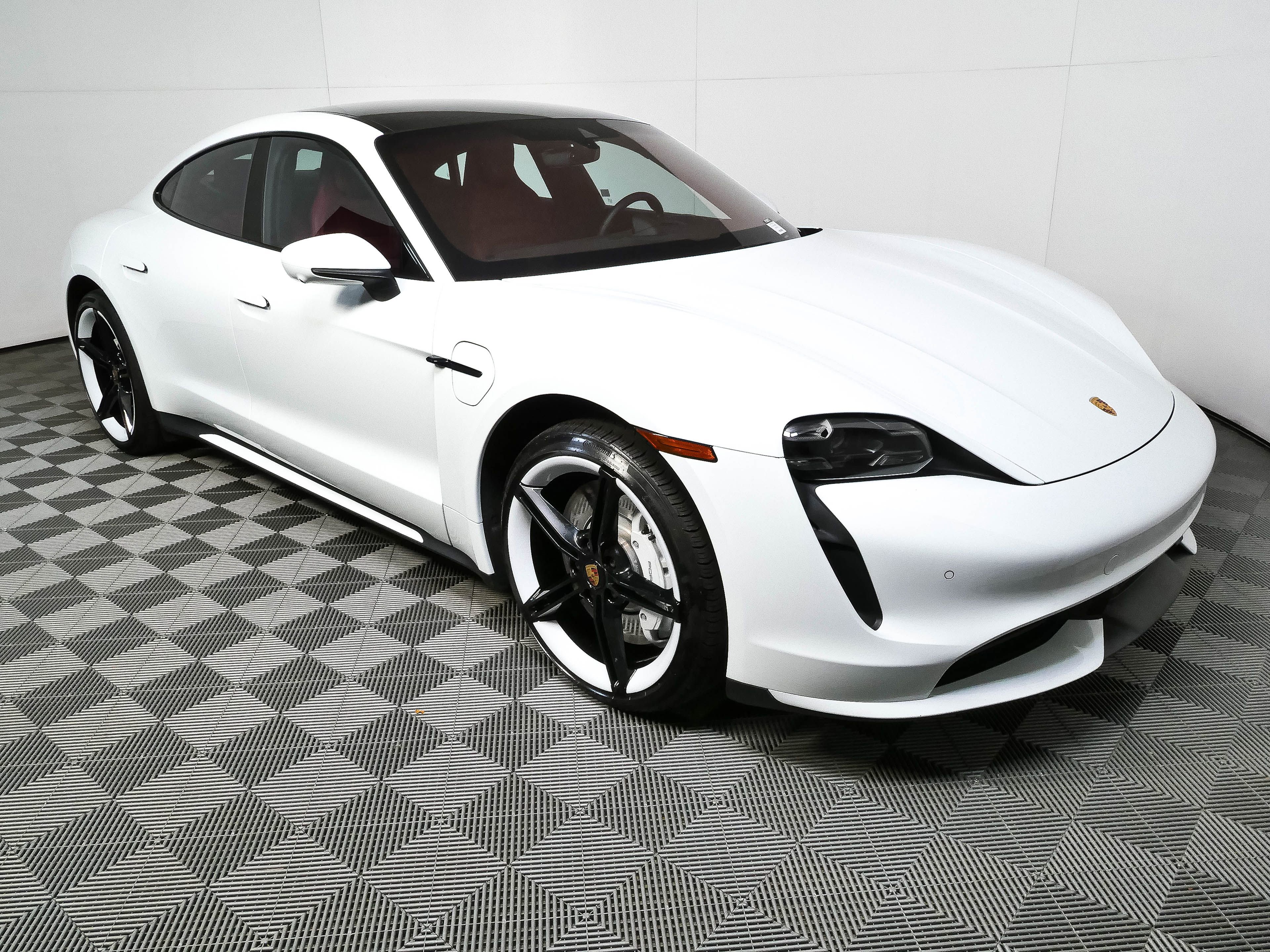 Certified 2021 Porsche Taycan Turbo w/ Premium Package AWD/4WD image 28