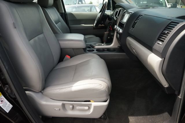 Used 2015 Toyota Sequoia Platinum AWD/4WD image 19