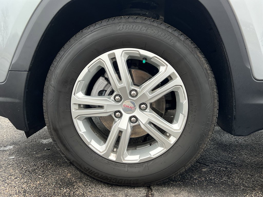 Used 2024 GMC Terrain SLE w/ Driver Convenience Package image 9