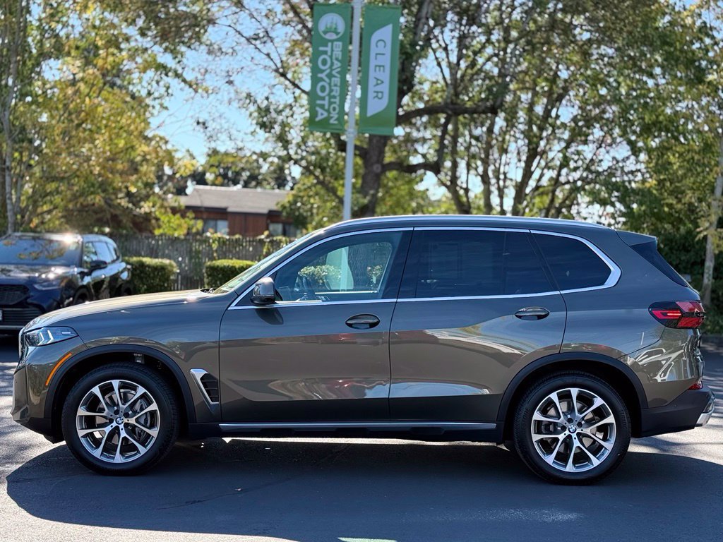 Used 2026 BMW X5 xDrive40i w/ Climate Comfort Package AWD/4WD image 2