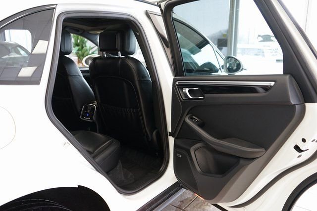 Used 2018 Porsche Macan image 52