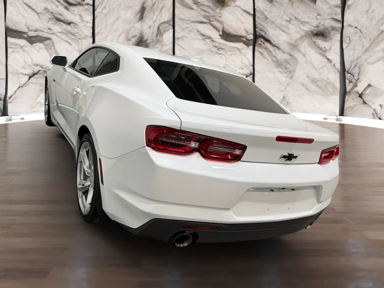 Used 2023 Chevrolet Camaro LT w/ Technology Package image 15