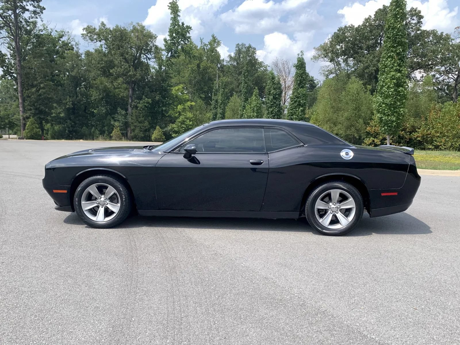 Used 2019 Dodge Challenger SXT RWD image 4