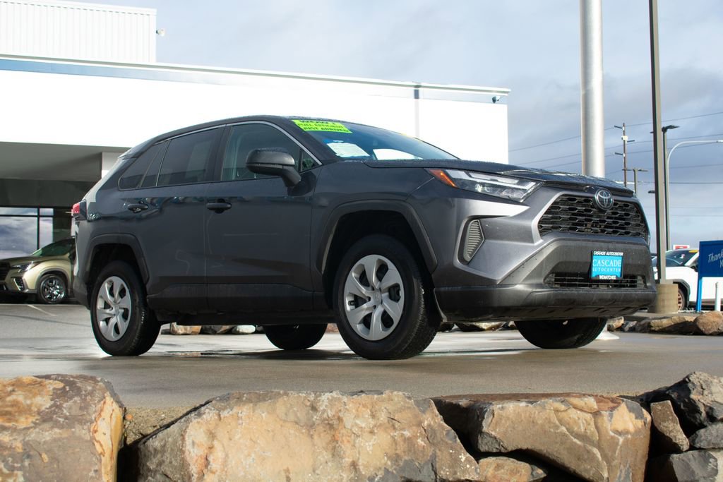 Used 2024 Toyota RAV4 LE image 5