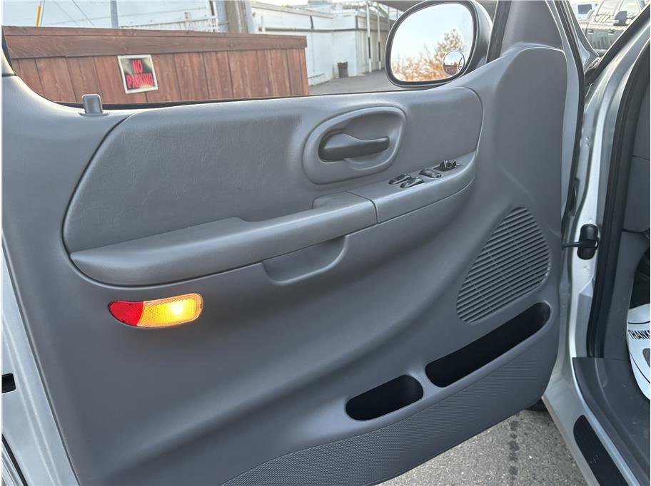 Used 2000 Ford F150 Short Bed 4D image 6