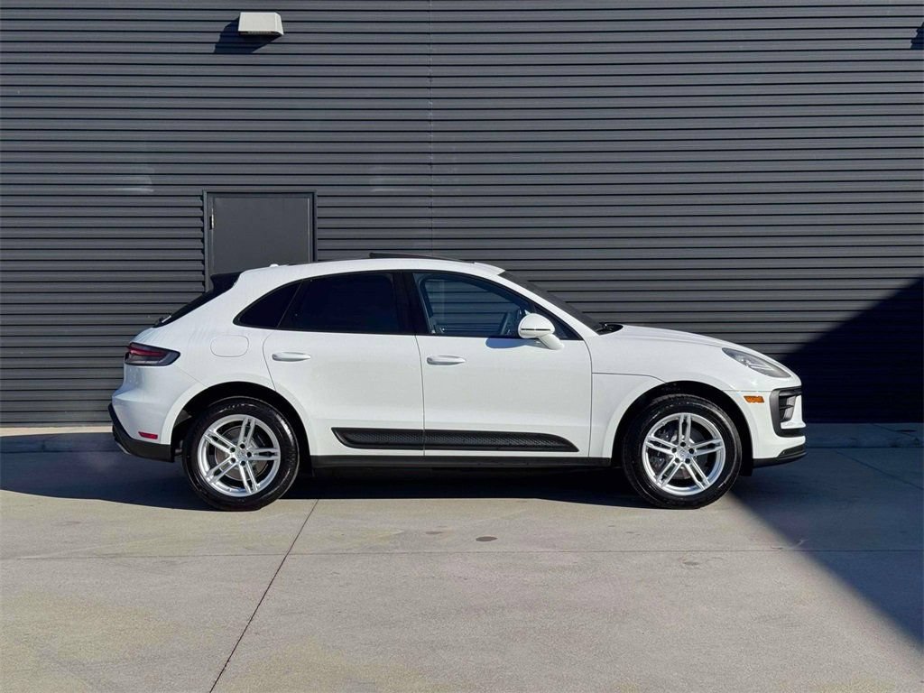 New 2026 Porsche Macan AWD/4WD image 9