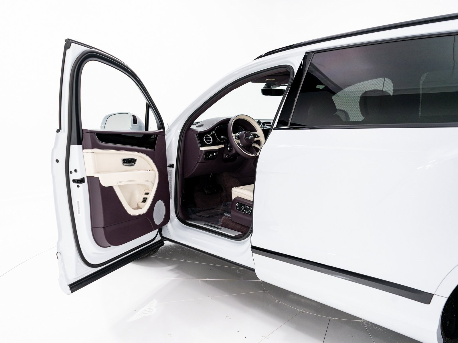 Certified 2023 Bentley Bentayga Extended Wheelbase image 9