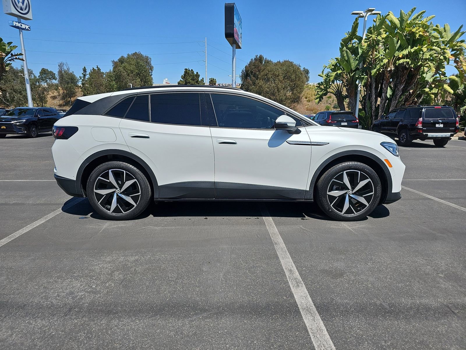 Used 2023 Volkswagen ID.4 S image 4