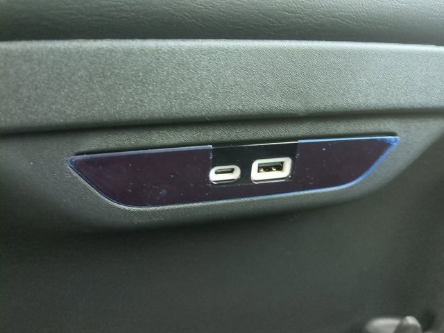 New 2026 Chrysler Pacifica Select FWD image 18