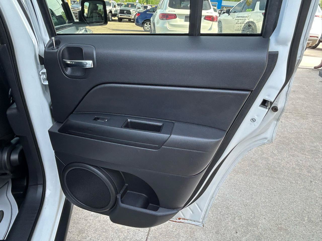 Used 2016 Jeep Patriot High Altitude AWD/4WD image 15