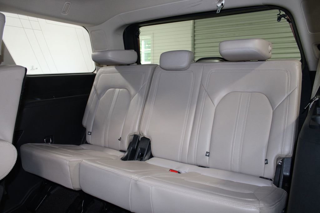 Used 2023 Ford Expedition Limited image 26